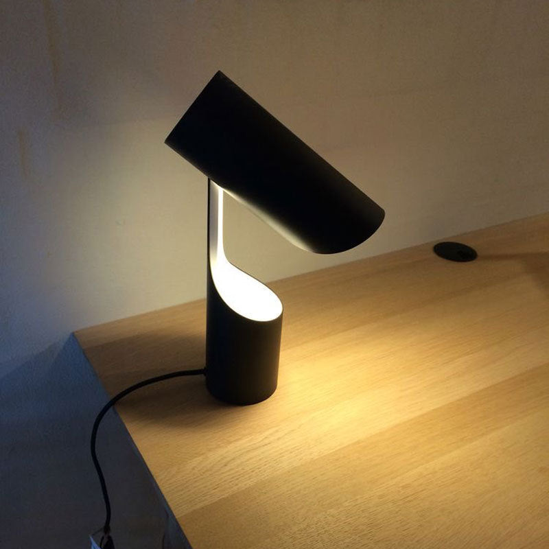 Taavita Table Lamp: Minimalism Meets Modern Brilliance