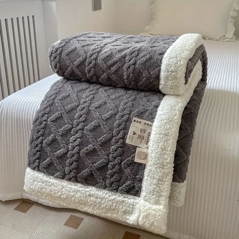 All-Season Plush Reversible Blanket for Ultimate Comfort