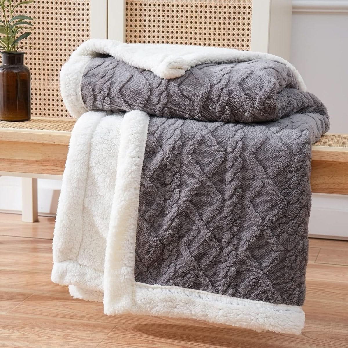 All-Season Plush Reversible Blanket for Ultimate Comfort