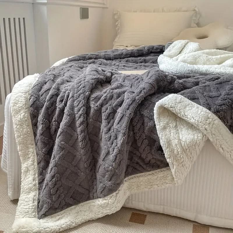 All-Season Plush Reversible Blanket for Ultimate Comfort