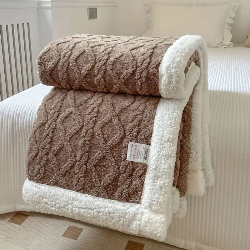 All-Season Plush Reversible Blanket for Ultimate Comfort