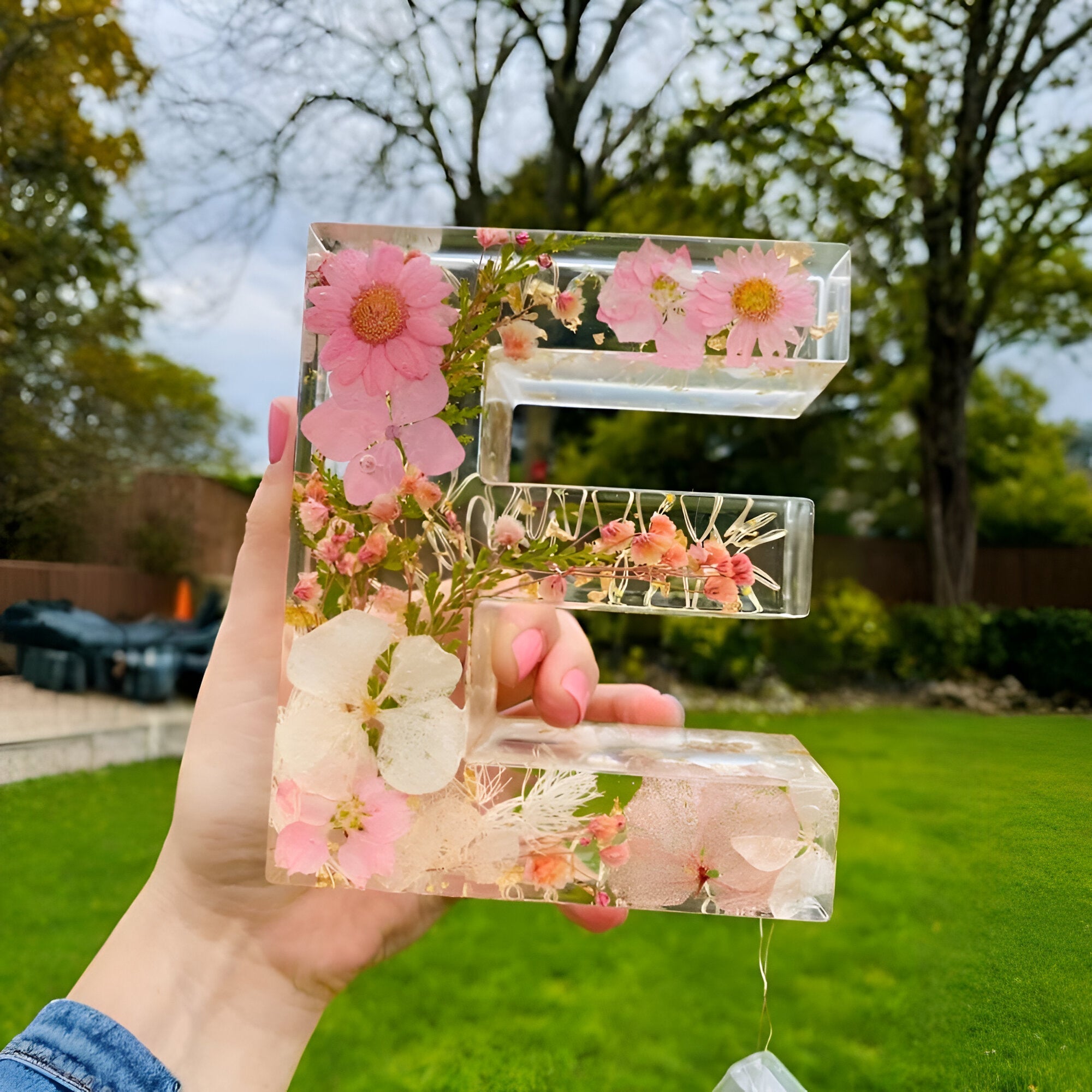 Custom Floral LED Letter Lamp for Cozy Spaces