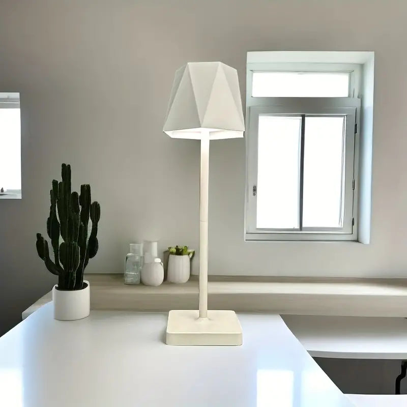 Taavita | Dimmable Luxury & Minimalistic Table Lamp
