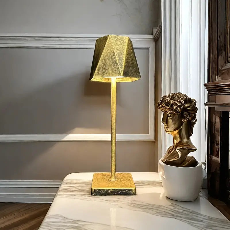 Taavita | Dimmable Luxury & Minimalistic Table Lamp