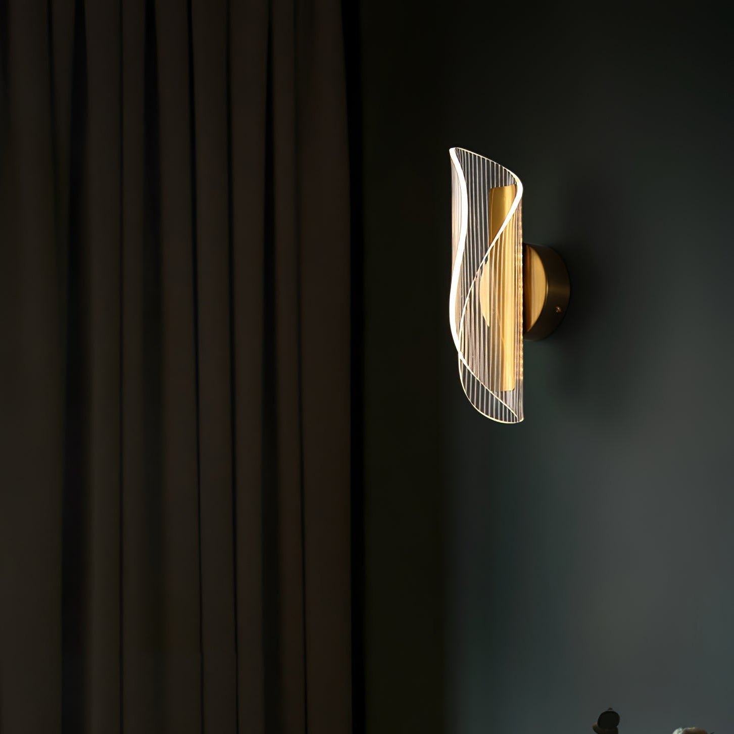 Adjustable Shades Wall Lamp with Warm LED Light – Luxe Design