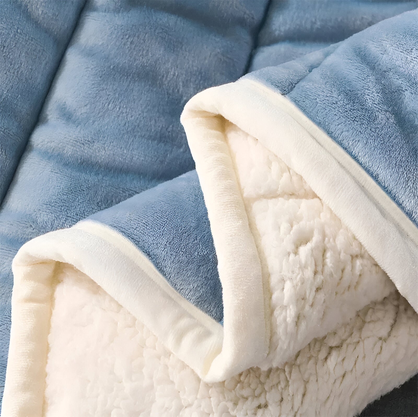 Elegant Design Super Soft Fleece Blanket – Warm and Cozy for Nights