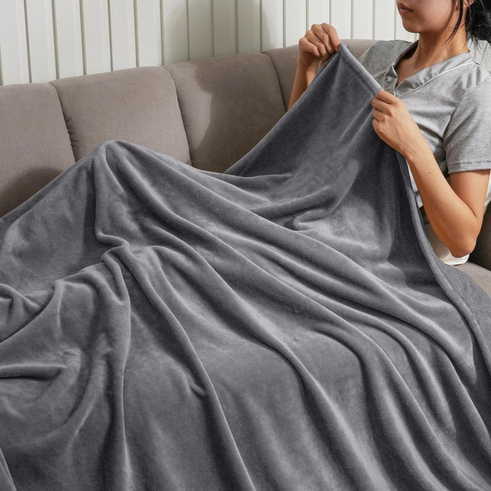 Soft Texture Fleece Blanket – Reversible for Year-Round Comfort