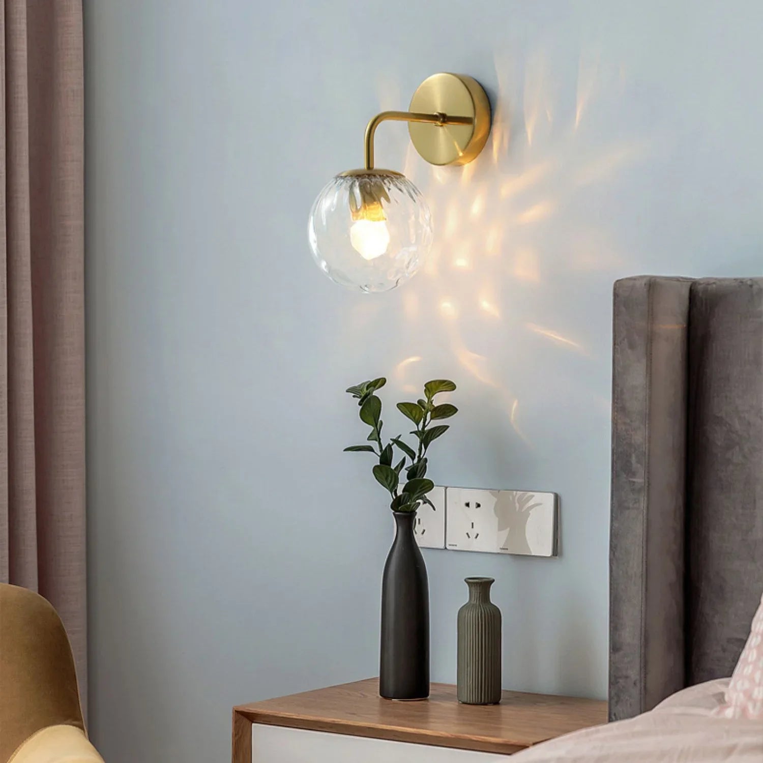 Taavita Glass Globe Wall Lamp