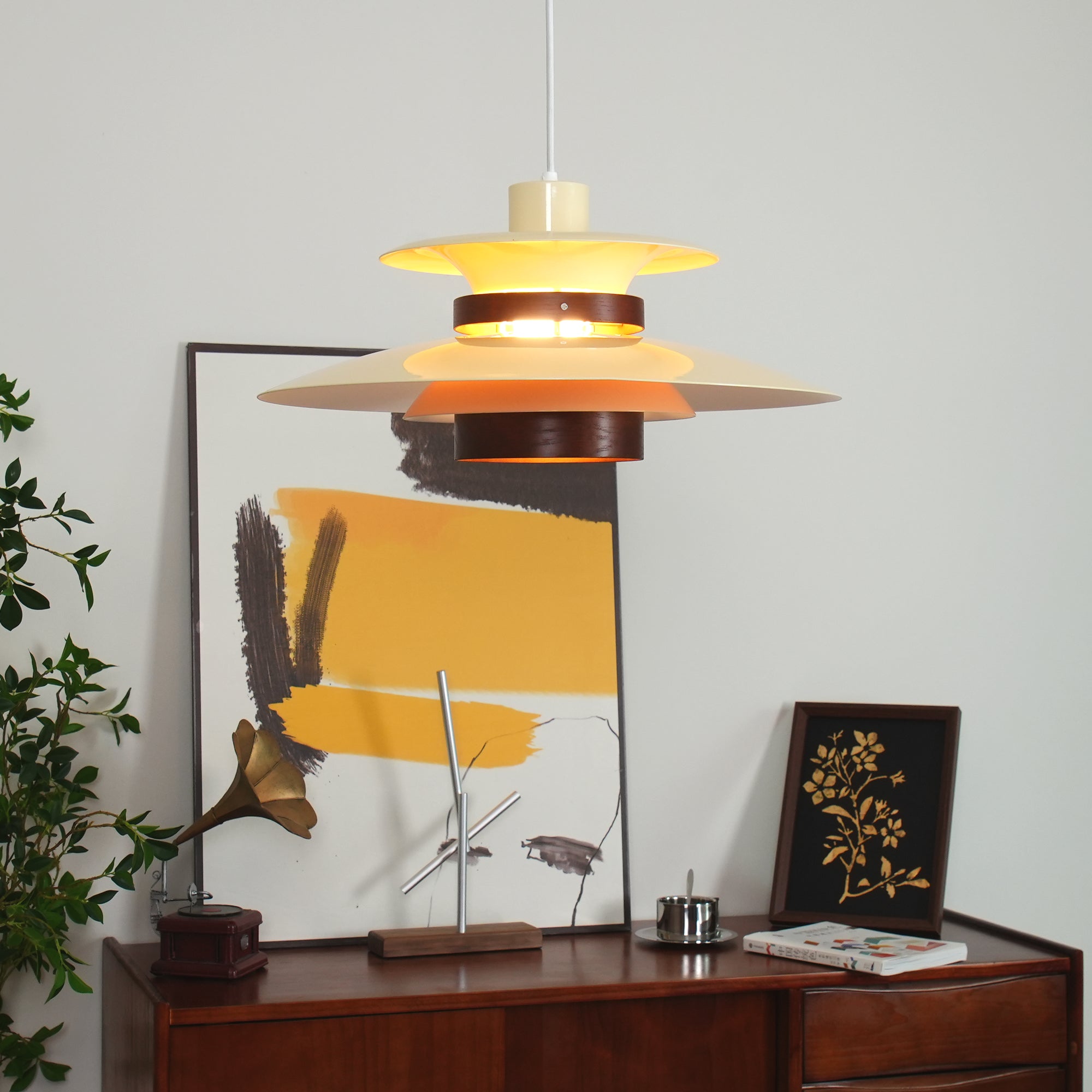 Luxe Pendant Light for a Cozy Atmosphere