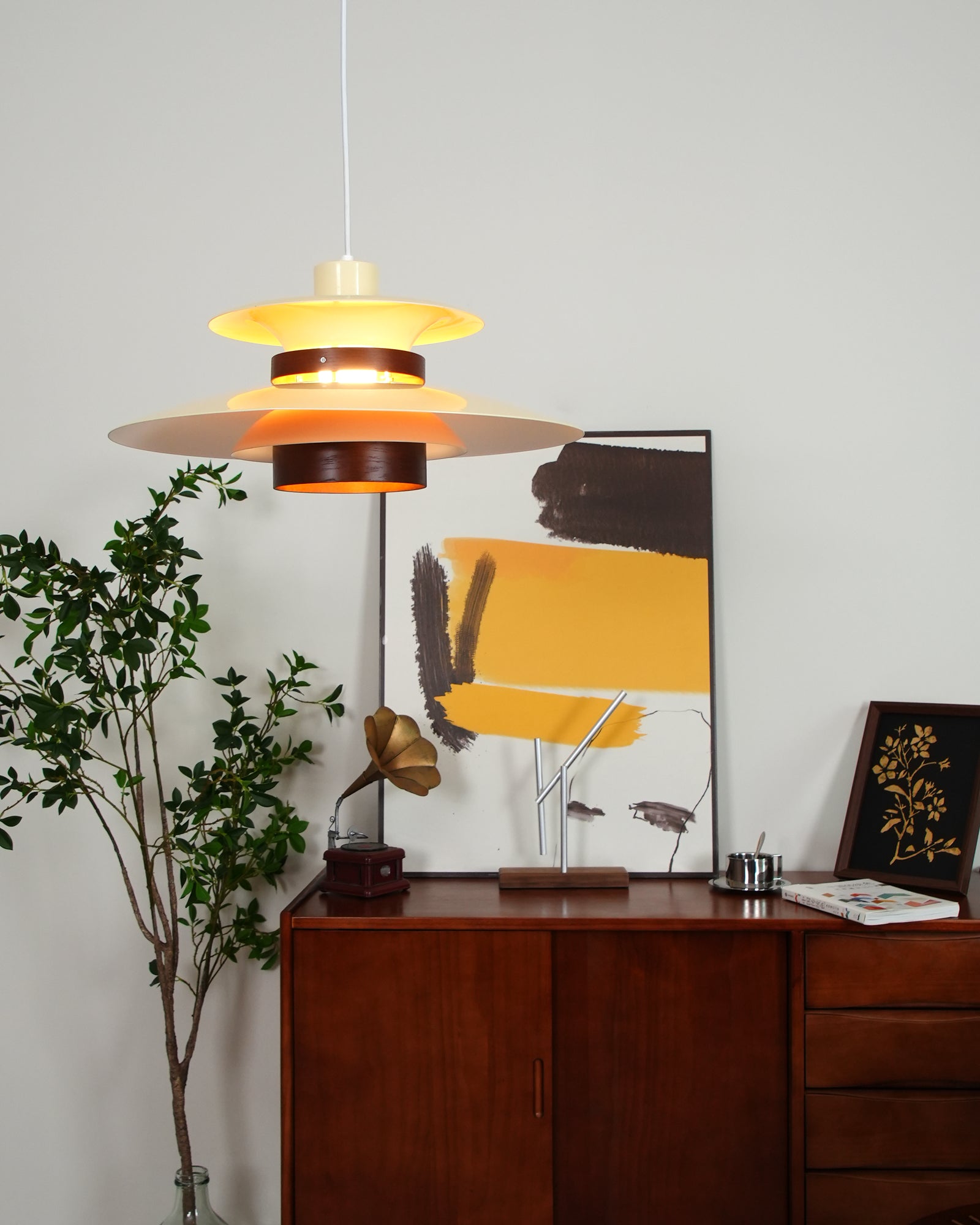 Luxe Pendant Light for a Cozy Atmosphere