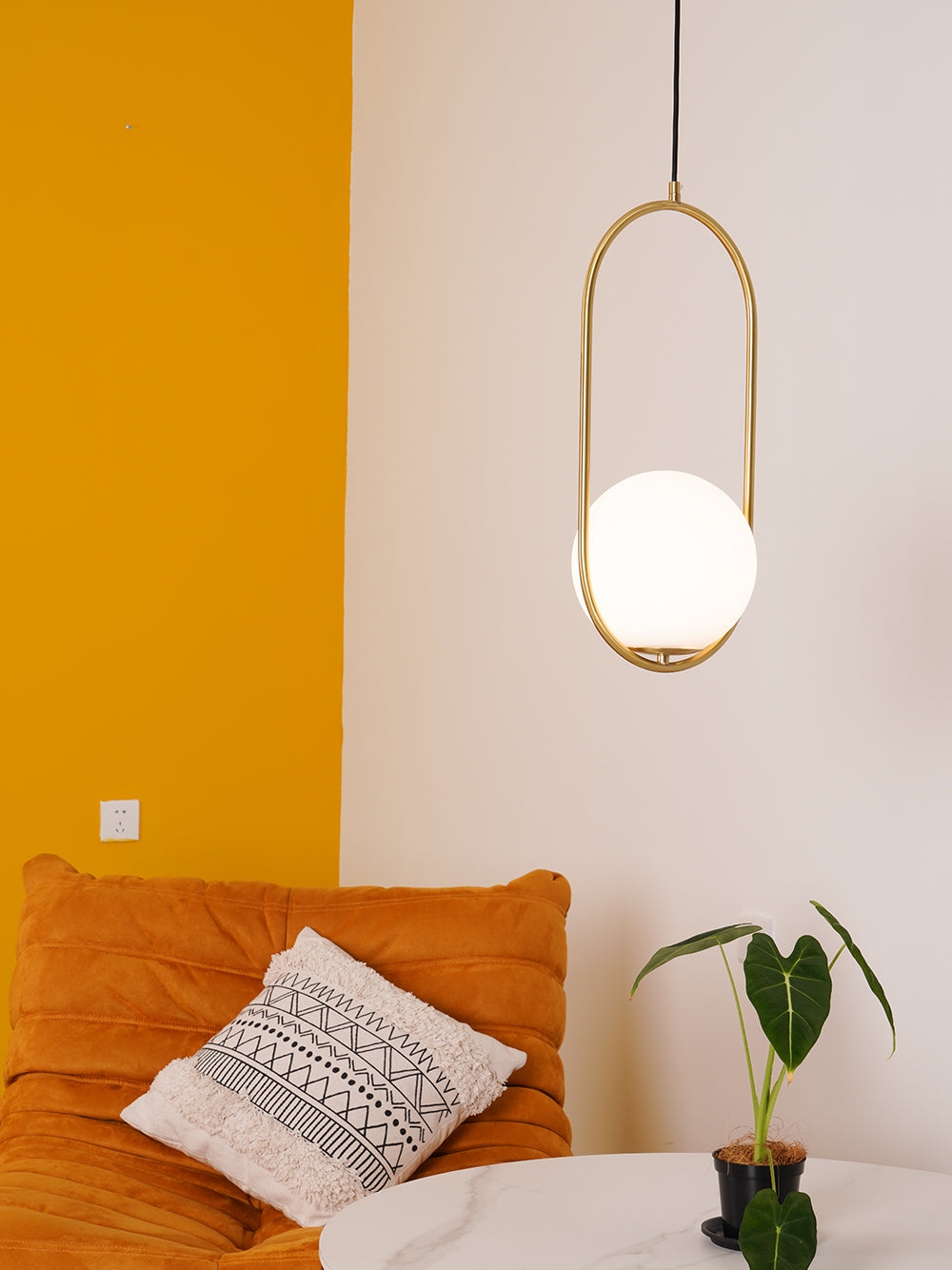 LuxeGlow Pendant Light for Stylish Home Environments