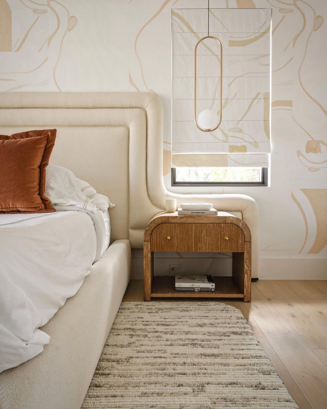 LuxeGlow Pendant Light for Stylish Home Environments