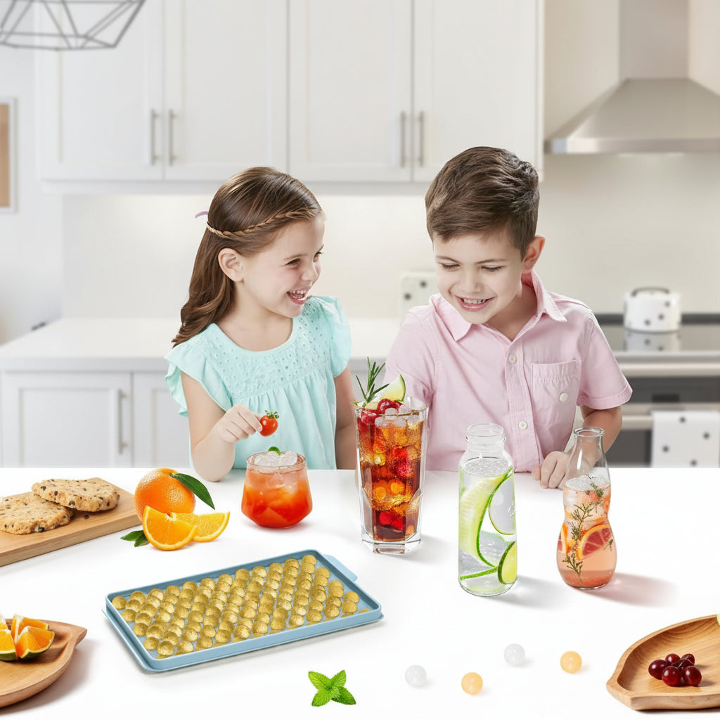 Compact Silicone Sphere Ice Maker with Lid for Bottles