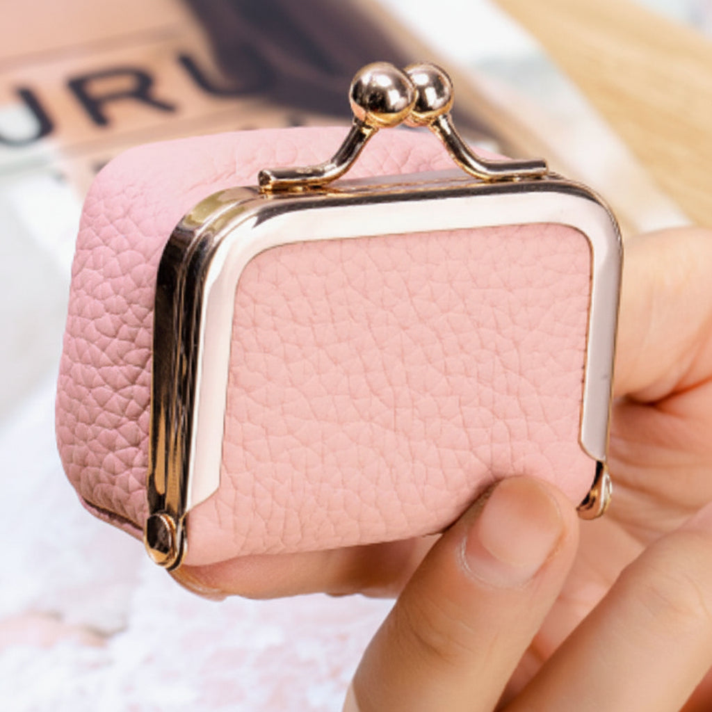 Chic Travel Jewelry Organizer in Premium Leather with Gold Closure