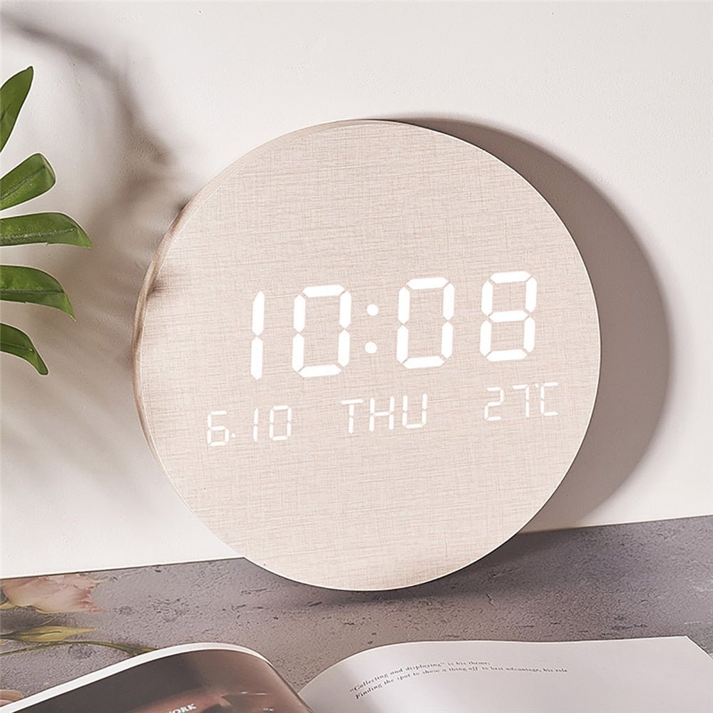 Sleek Rechargeable Wall Clock – Modern Minimalist Design for Easy Style