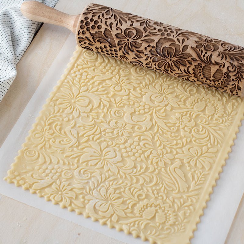 FestiveCraft Artisan Rolling Pin with Holiday Embossing