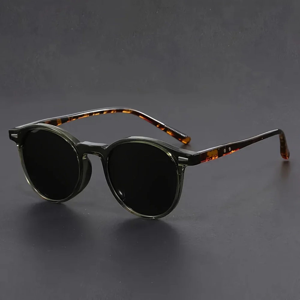 Tortoise Print Round Sunglasses for Men with Vintage Frame Design