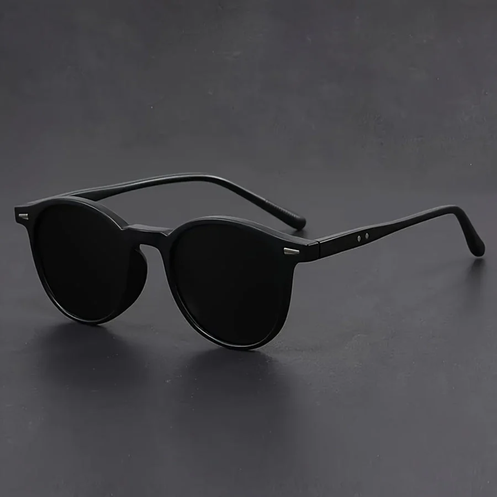Tortoise Print Round Sunglasses for Men with Vintage Frame Design
