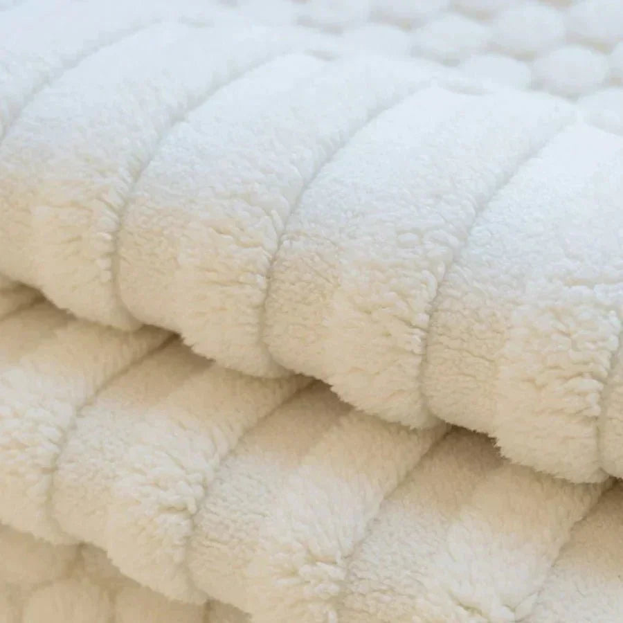Snug Haven Plush Fleece Sofa Blanket for Ultimate Winter Comfort