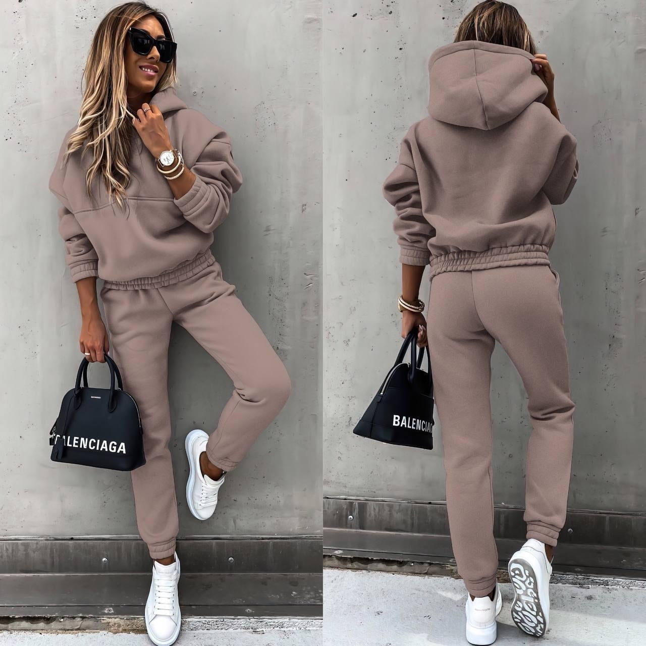 CozyTech Jogging Set for Ultimate Comfort and Style