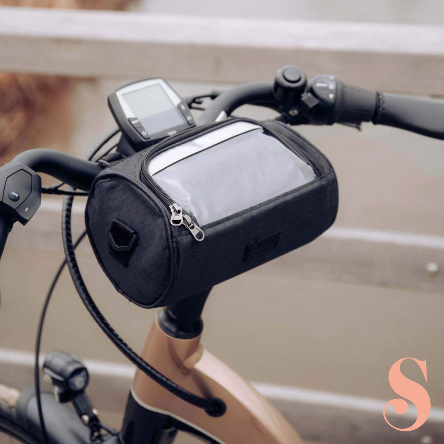 Touchscreen Bicycle Pouch for Easy Access