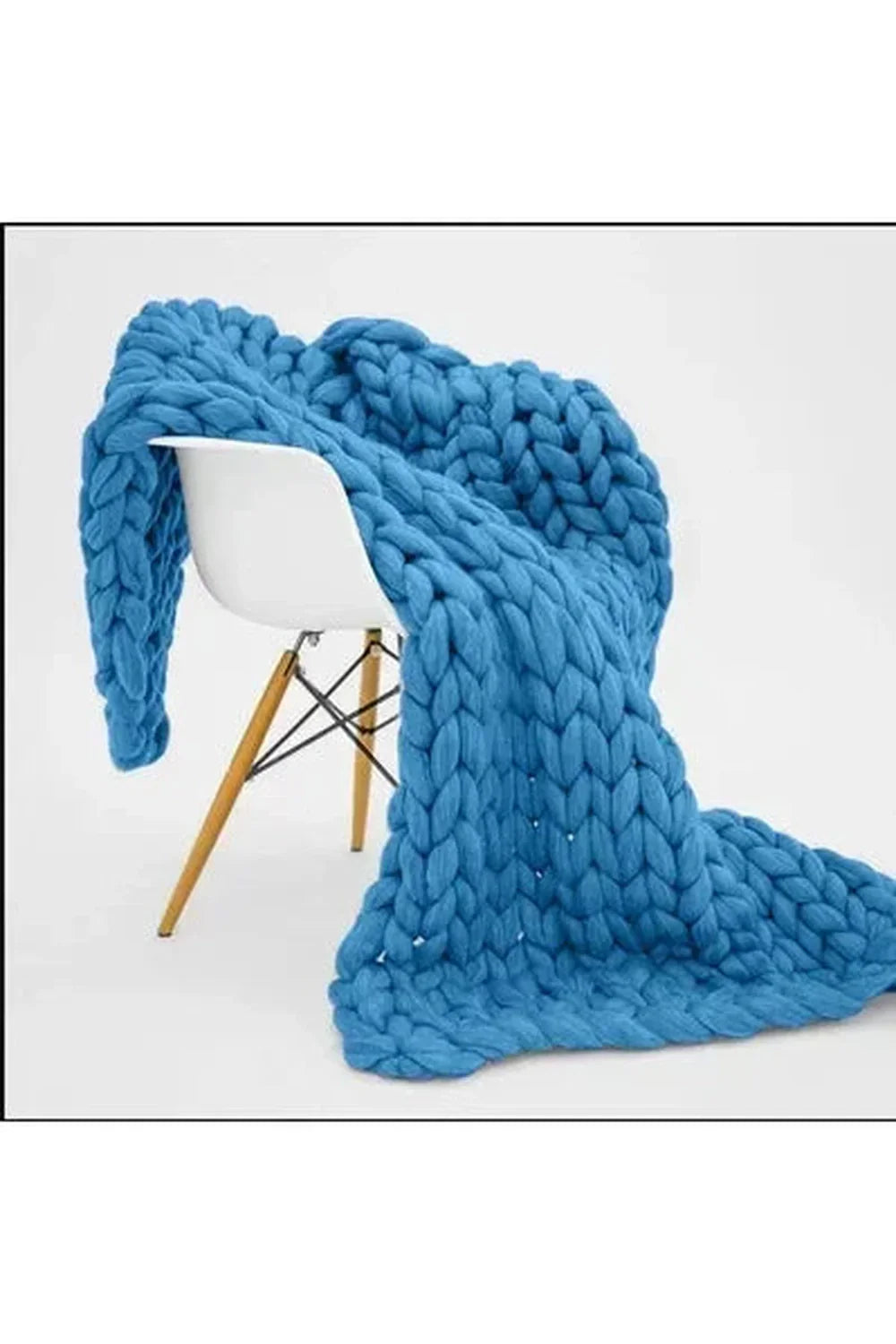 Chunky Knit Throw Blanket | Plush Softness | Cozy Warmth for Chilly Nights | Polyester