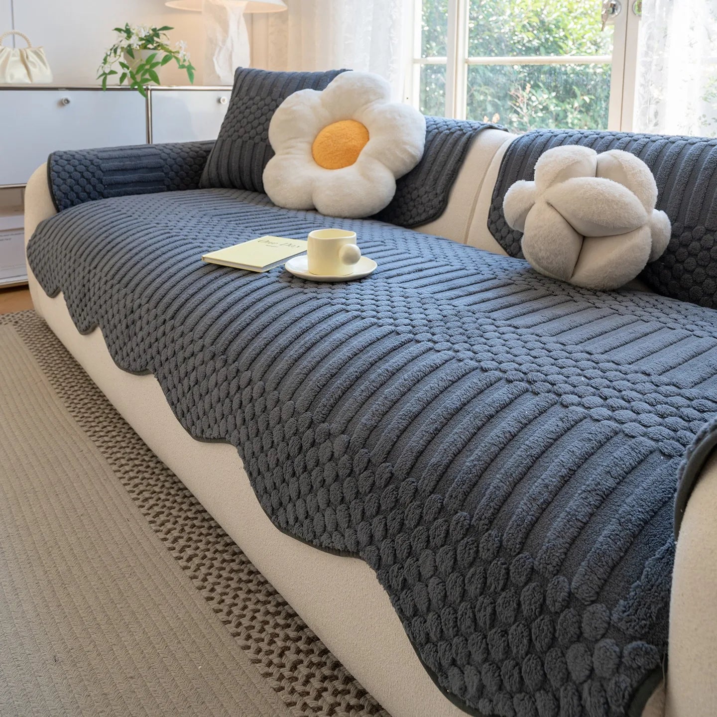 Snug Haven Plush Fleece Sofa Blanket for Ultimate Winter Comfort