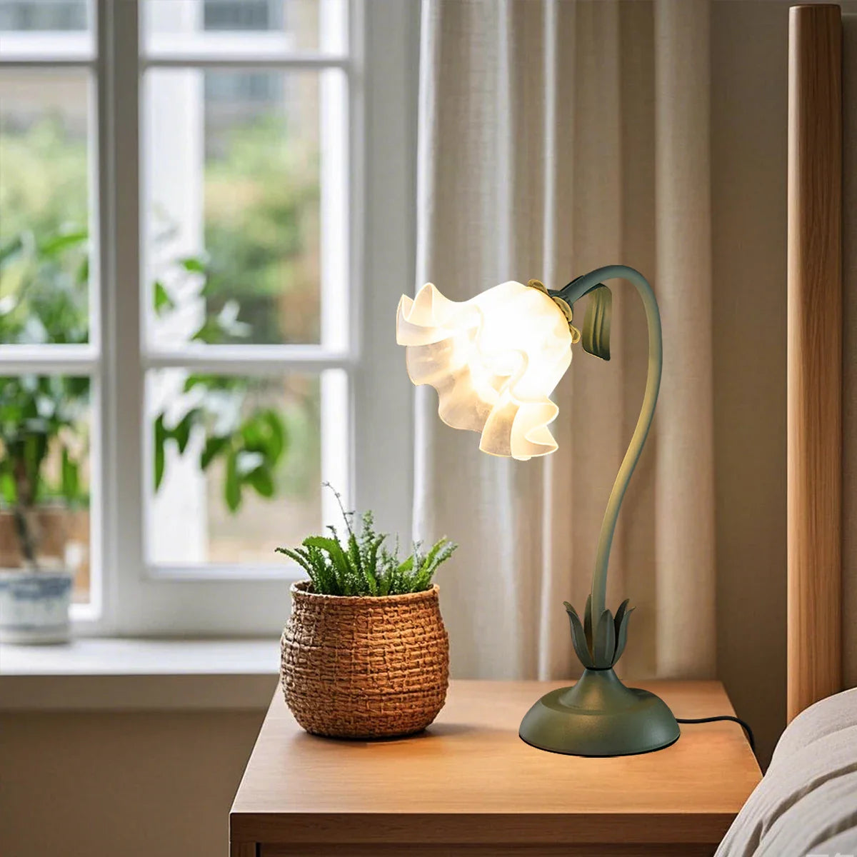 Charming Green Floral Table Lamp with Adjustable Light