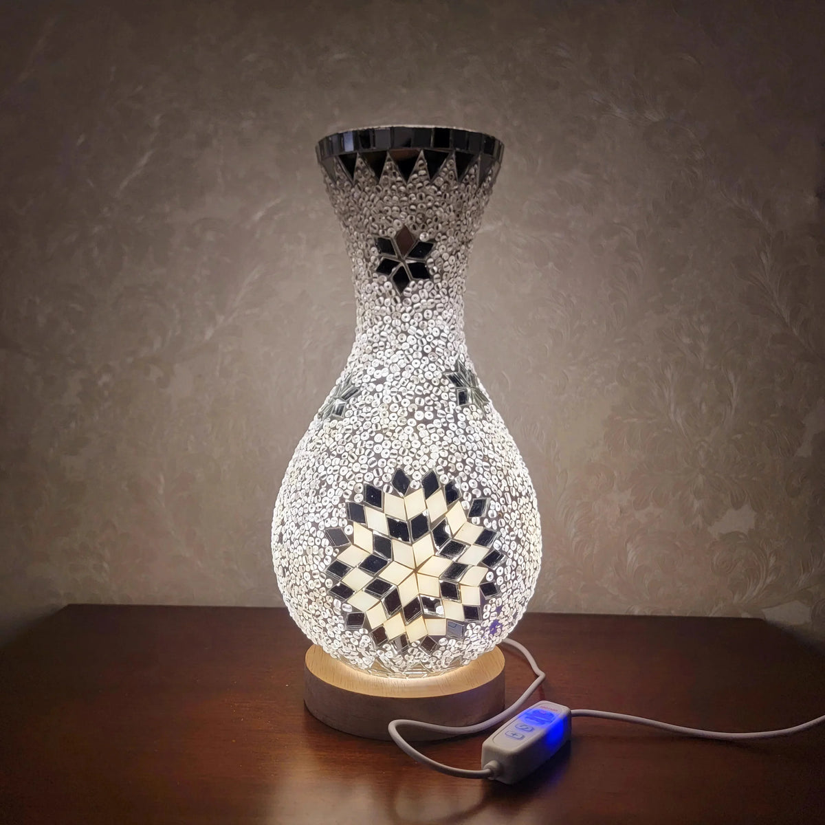 Mediterranean-Inspired Mosaic Table Lamp for Cozy Spaces