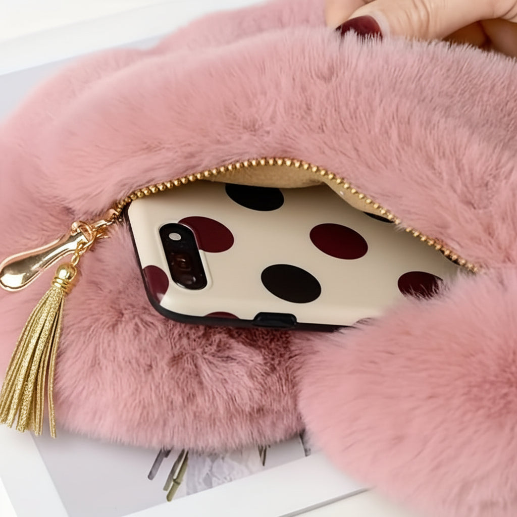 Chic Heart-Shaped Crossbody Bag in Soft Faux Fur