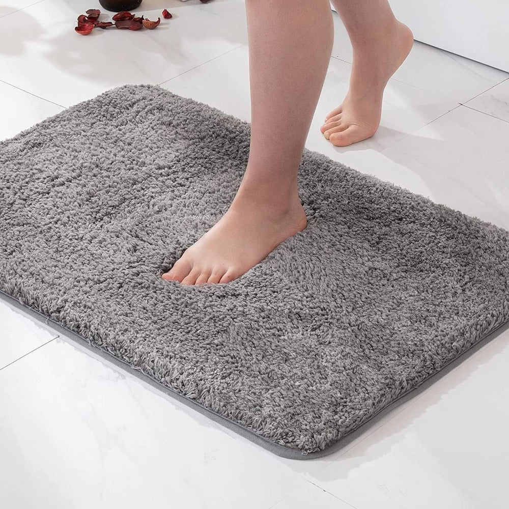 CozyCloud Luxurious Bath Mat with Plush Texture for Your Home