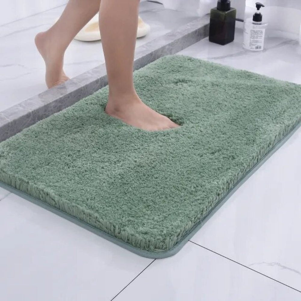 CozyCloud Luxurious Bath Mat with Plush Texture for Your Home