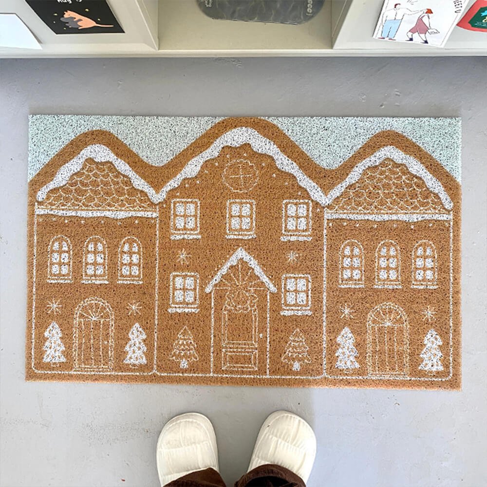 Cozy Haven Non-Slip Holiday Rug with Gingerbread Design