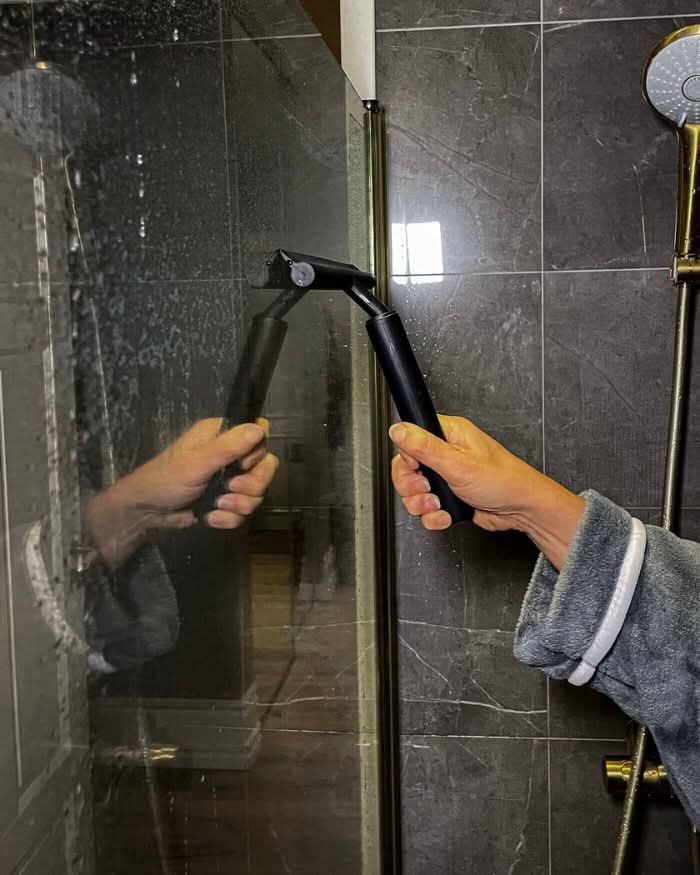 VersaSqueegee Adjustable Shower Cleaner for Crystal Clear Surfaces