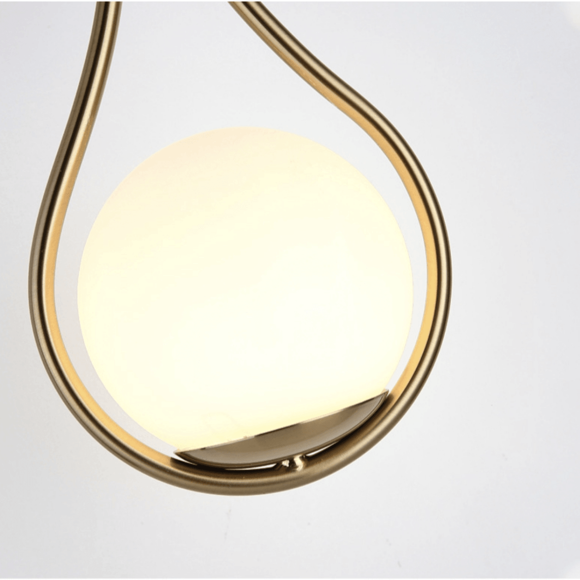 Elegant Duo Wall Light Fixtures in Modern Metal Design