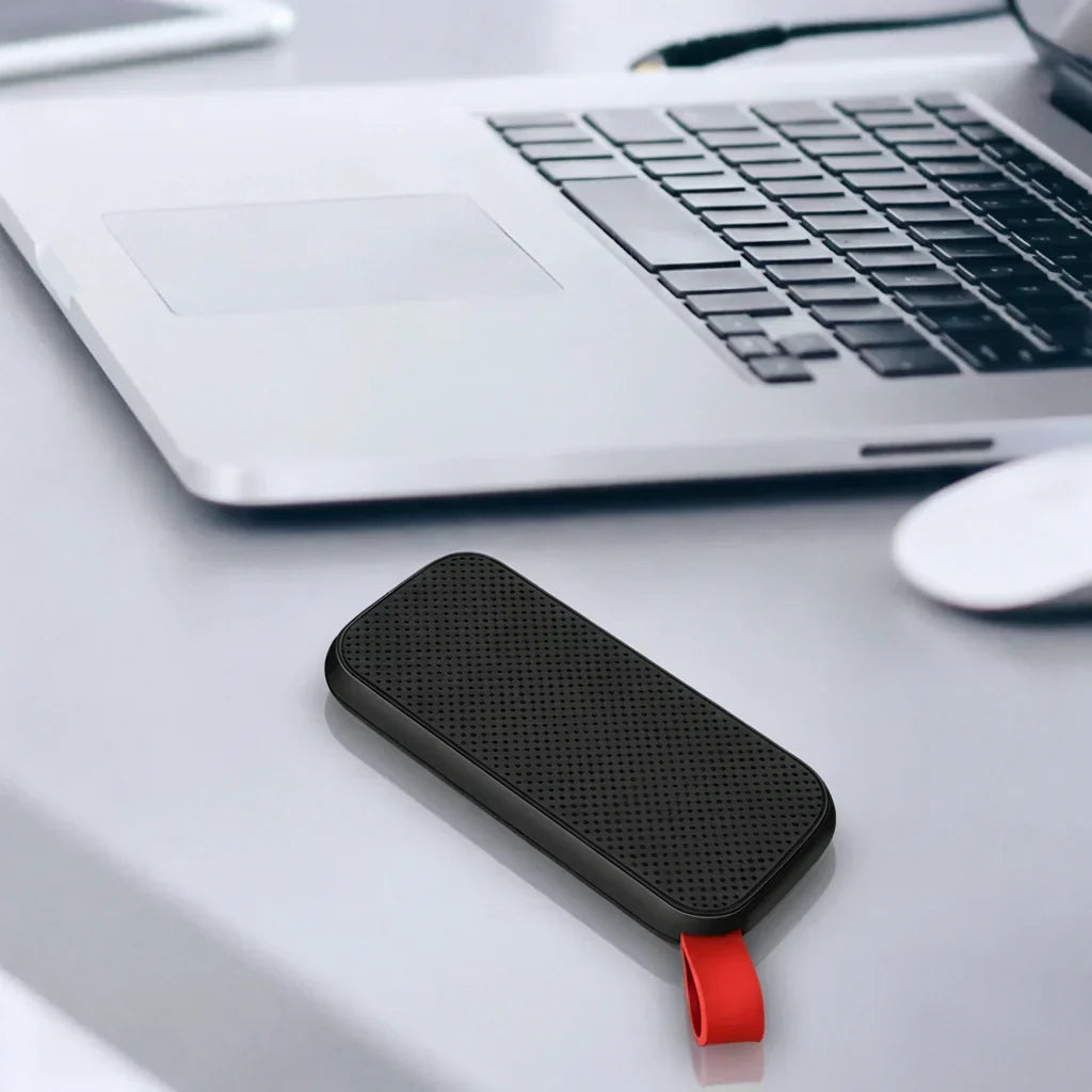 Compact USB Storage Drive for Seamless File Management