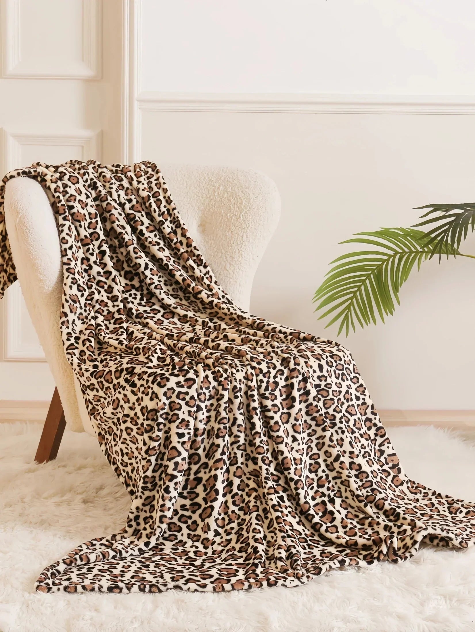 Fleece Blanket | Leopard Print | Soft and Lightweight Warmth | Polyester