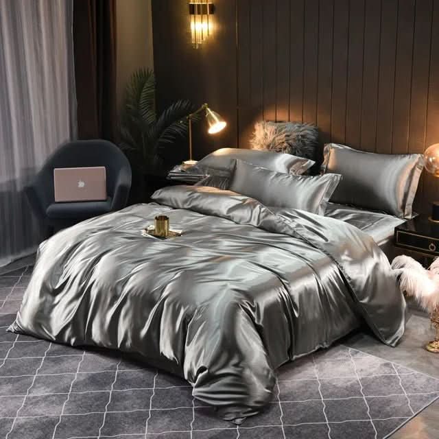 Luxurious Silk Duvet Cover for Comfortable Sleep | Breathable & Temperature-Controlled