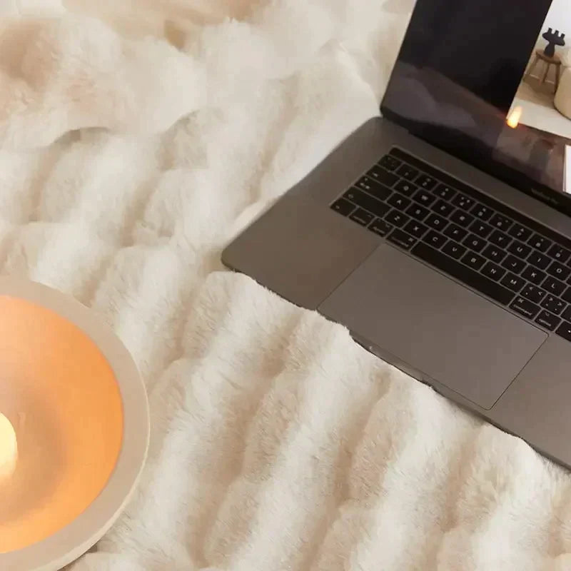 Luxury Soft Fleece Blanket – Cozy All-Season Plush Wrap