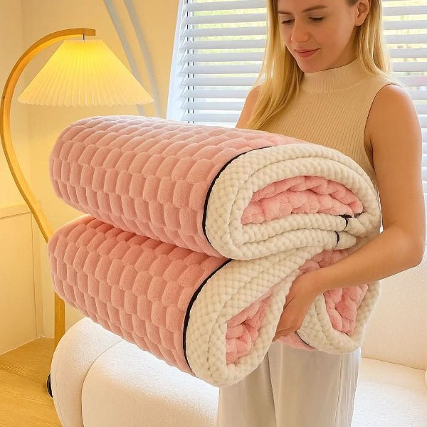 CloudSoft Throw Blanket - A Cozy Touch for Every Home
