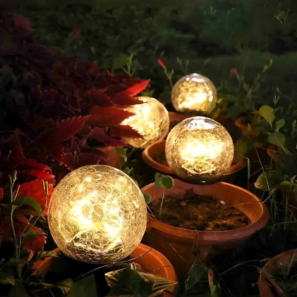 Illuminating Solar Glass Sphere for Outdoor and Indoor Use