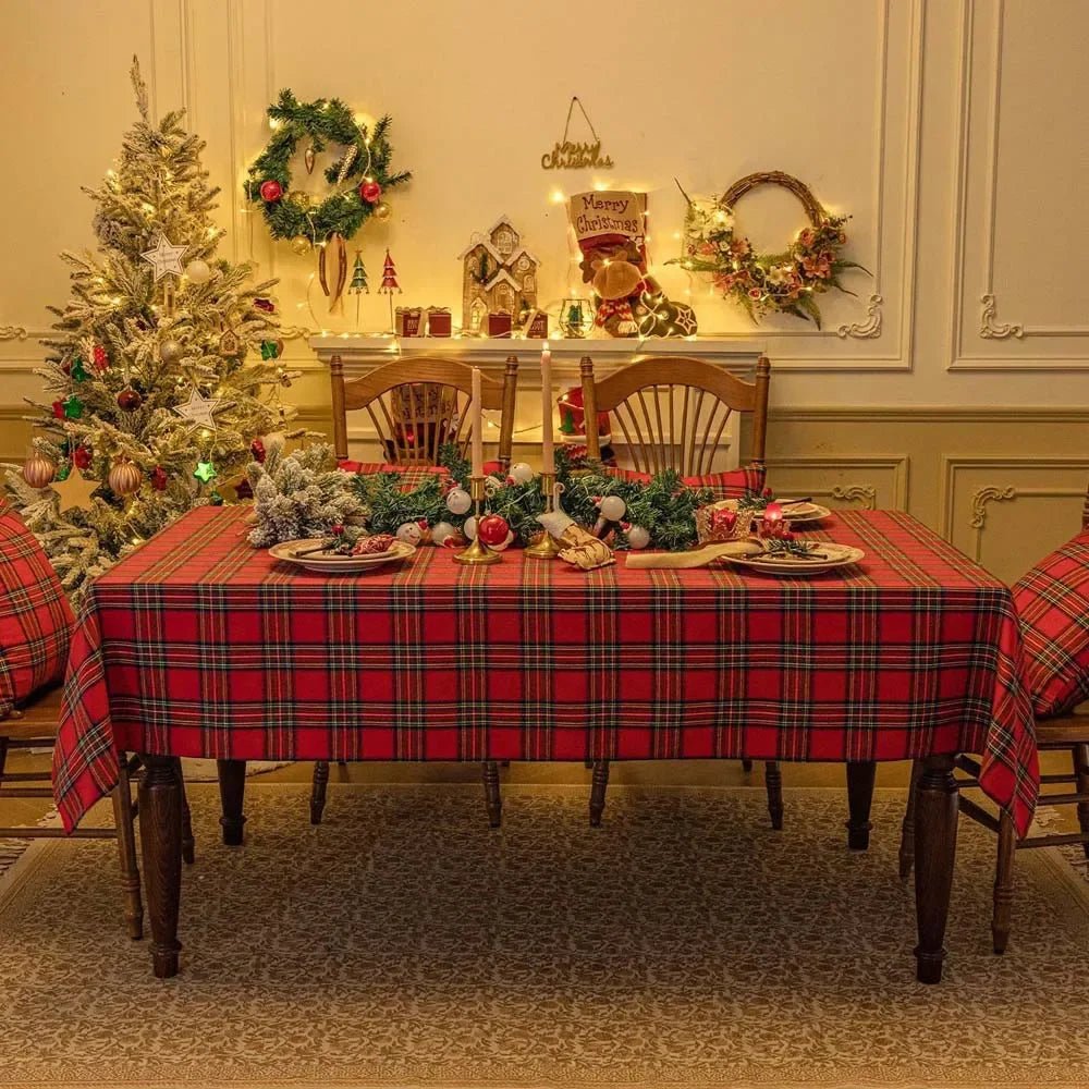 Charming Holiday Plaid Table Cover in Sturdy Polyester for Festive Gatherings
