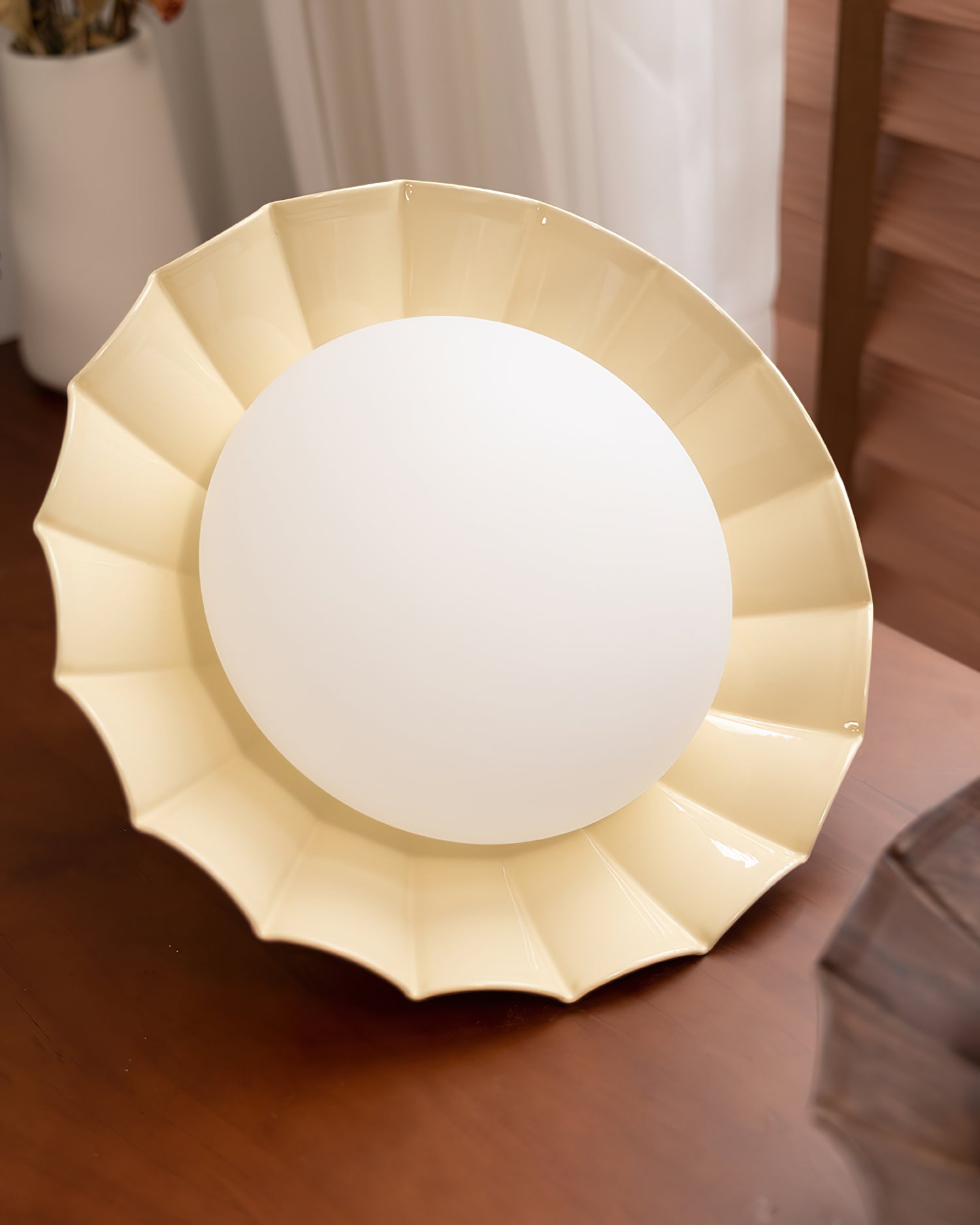 Ceiling Light | Sculptural Wavy Cloud Design | Integrated LED | 25cm Diameter, Moisture-Resistant