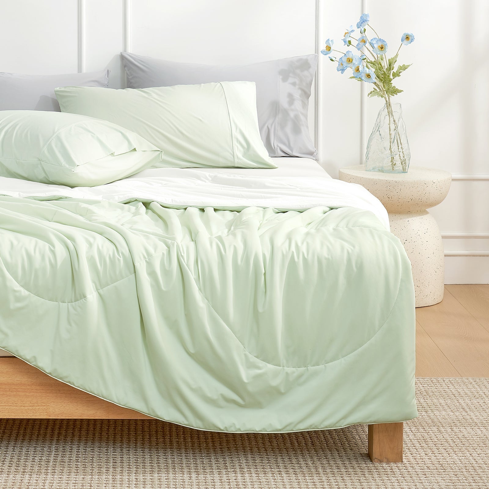 Cooling Comforter for Hot Sleepers | Japanese Cooling Fabric | Breathable Lightweight | Summer-Ready