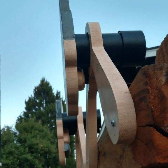Fence Decoration | Nosy Couple Figurines | Handmade Pinewood & 11.8 in W | Weatherproof Finish