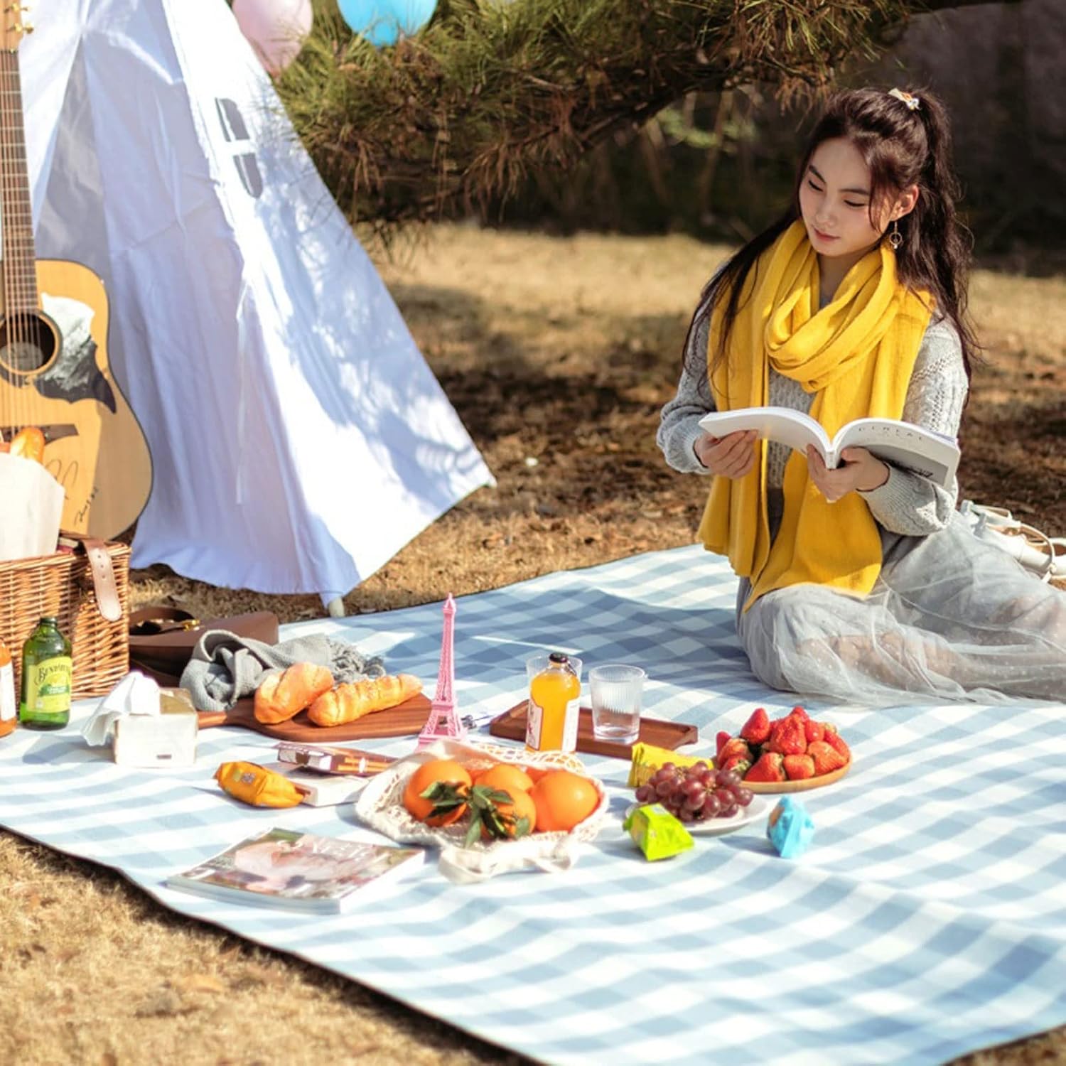 Outdoor Picnic Blanket | Waterproof & Foldable | Padded Foam & Carry Handle | Beach, Camping