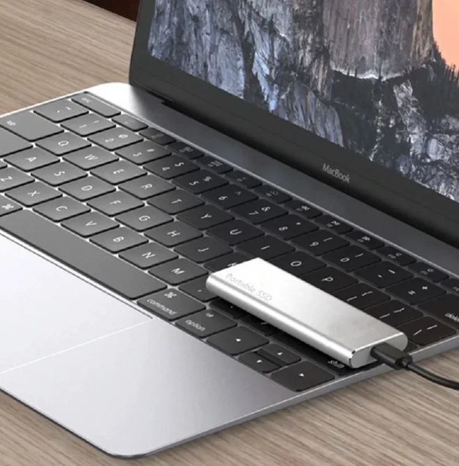 Portable External Hard Drive | 4TB USB-C | Metal Casing