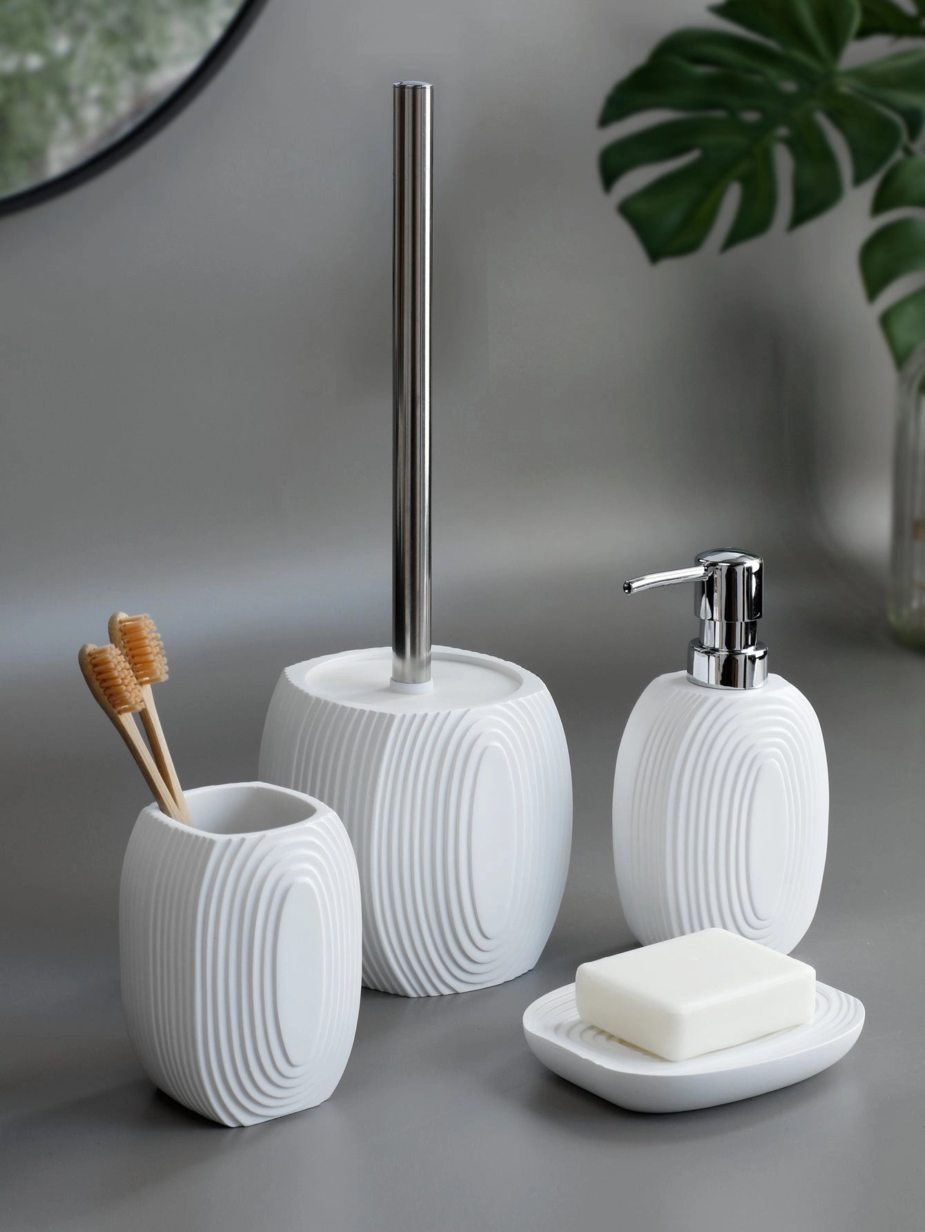 Black Ribbed Bathroom Set - Modern Minimalist Accessories