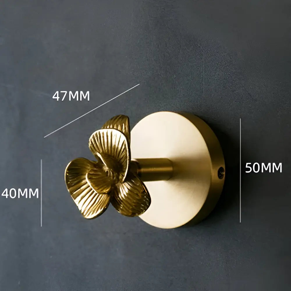 Charming Animal-Themed Wall Hook with Elegant Gold Accent