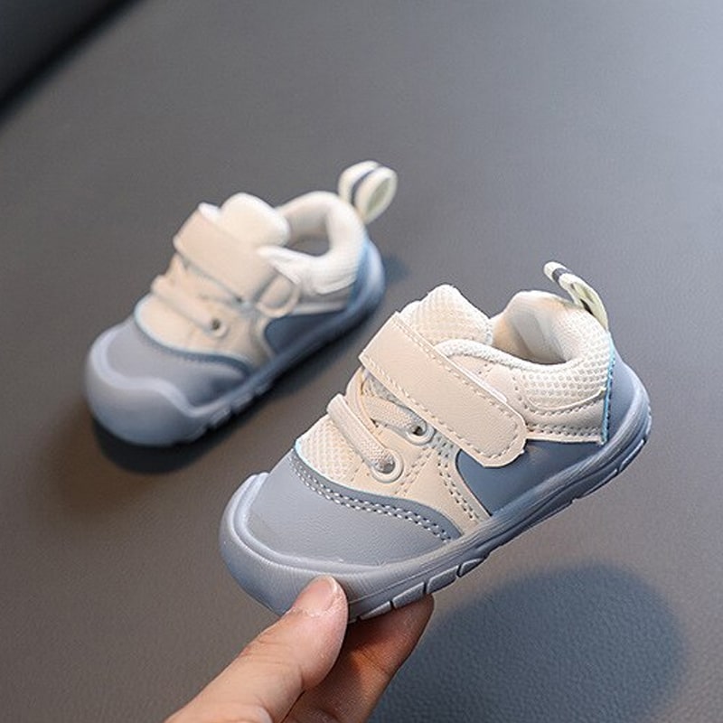 Flexible Walking Shoes for Growing Feet